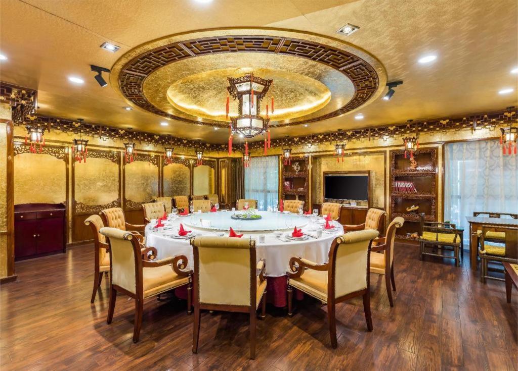 West International Trade Grand Hotel Peking Exteriör bild