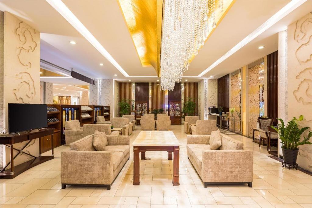 West International Trade Grand Hotel Peking Exteriör bild
